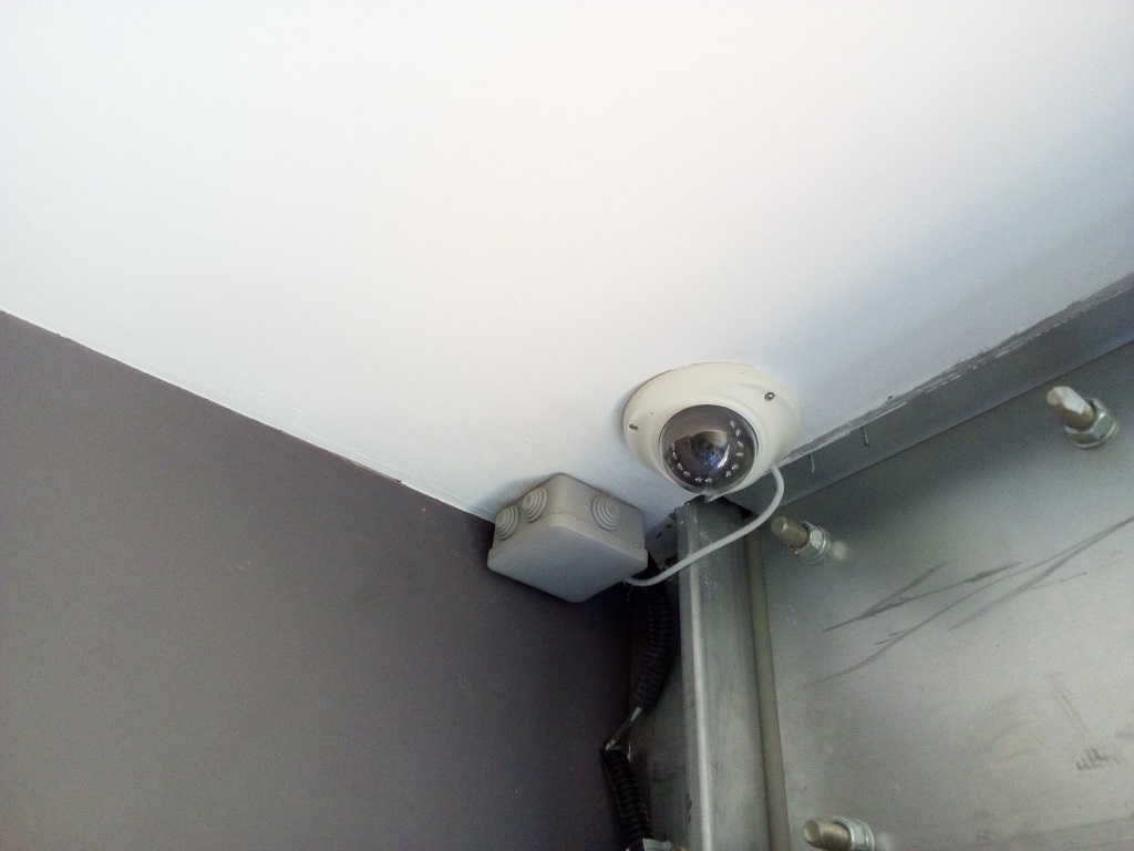 Установка IP камер видеонаблюдения в ресторане Ангар